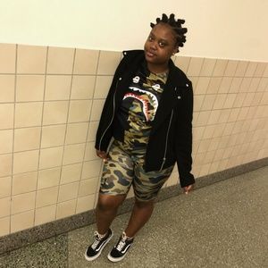 Meet your Posher, Carmela